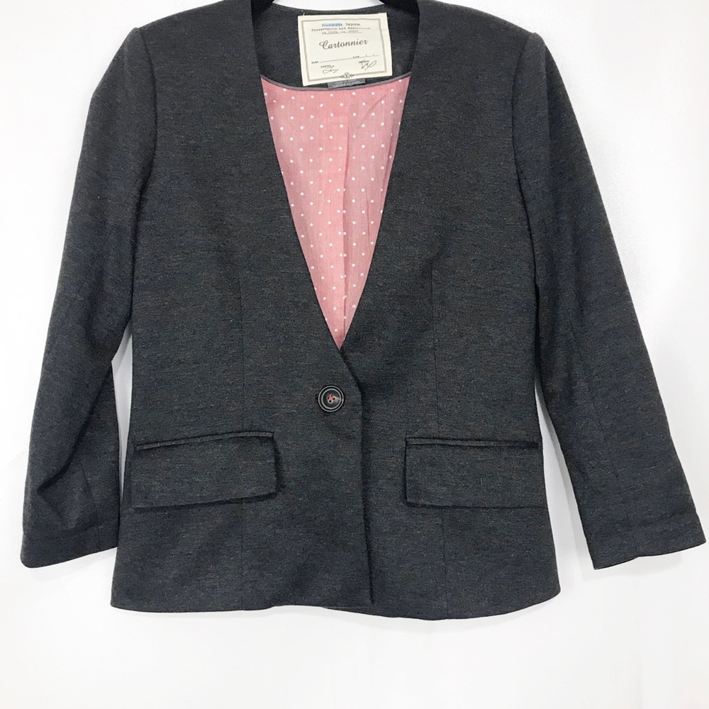 Anthropologie  Gray Cartonnier Sans Collar…